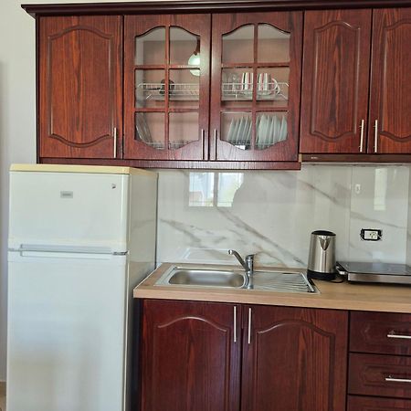 Vita Apartment - Spacious Garden And Balcony 5 Min To Beach & Center Ksamil Exterior foto